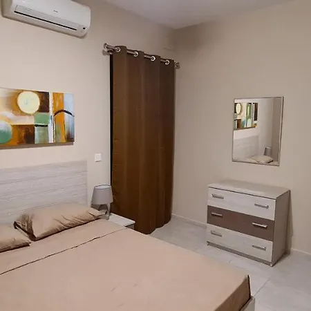 Large In Marsascala. Sleeps 6 Marsaskala