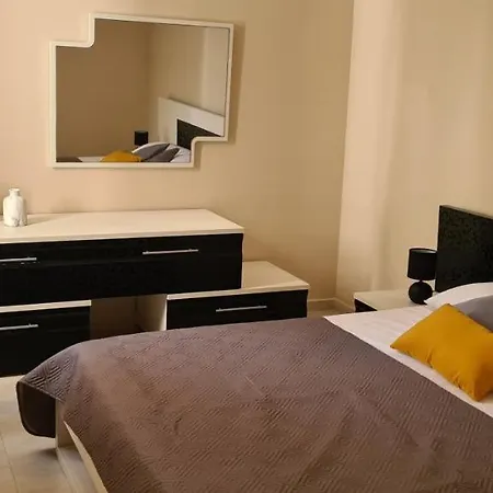 Large In Marsascala. Sleeps 6 Marsaskala