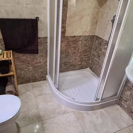 Large In Marsascala. Sleeps 6 * Marsaskala