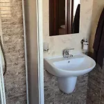 Large In Marsascala. Sleeps 6 Lejlighed