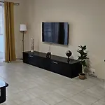 Lejlighed Large In Marsascala. Sleeps 6