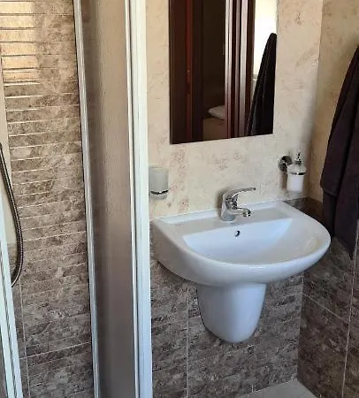 Large In Marsascala. Sleeps 6 Appartement