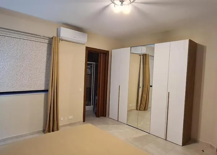 Appartement Large In Marsascala. Sleeps 6 Marsaskala