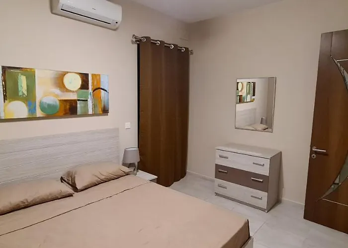 Large In Marsascala. Sleeps 6 Marsaskala