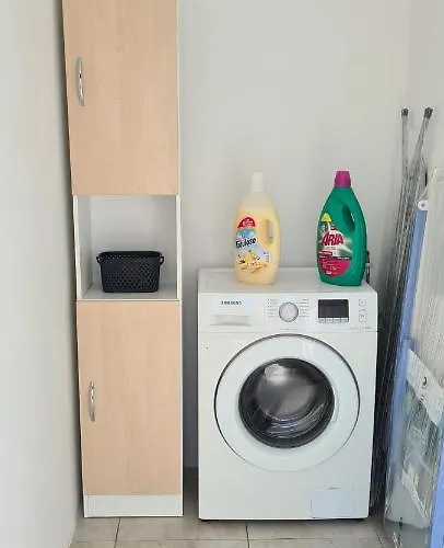 Appartement Large In Marsascala. Sleeps 6 *