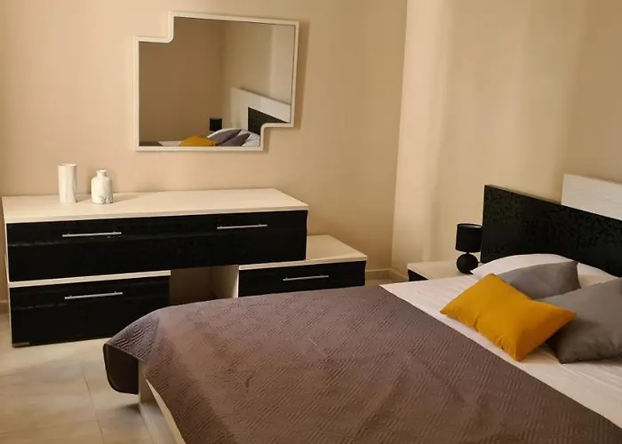 Large In Marsascala. Sleeps 6 Marsaskala