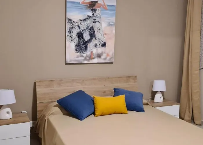 Large In Marsascala. Sleeps 6 Appartement Marsaskala