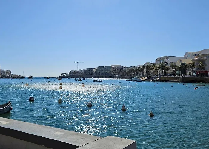 Large In Marsascala. Sleeps 6 Marsaskala