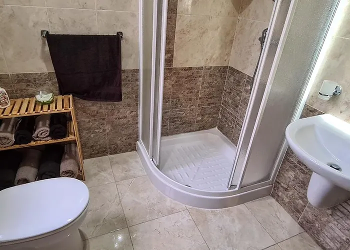 Large In Marsascala. Sleeps 6 * Marsaskala