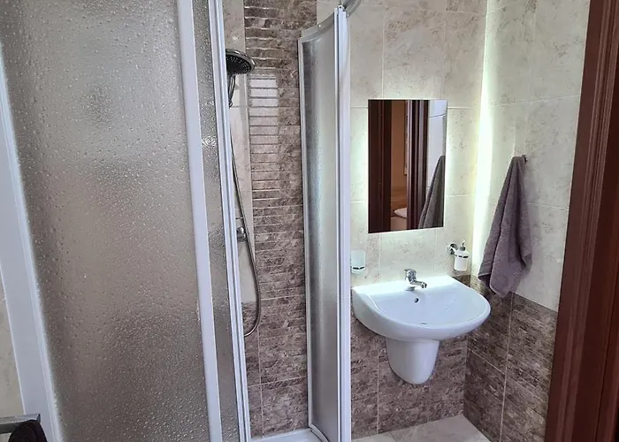 Large In Marsascala. Sleeps 6 Appartement Marsaskala