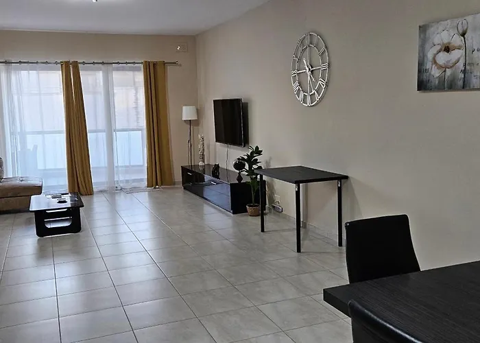 Appartement Large In Marsascala. Sleeps 6 Marsaskala